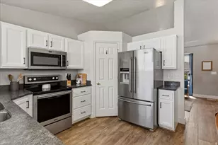 6054 S 1325 E, South Ogden, UT 84405 - Photo 10