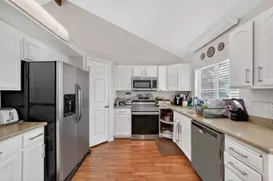 4975 W McGinnis Ln, West Jordan, UT 84081 - Photo 10