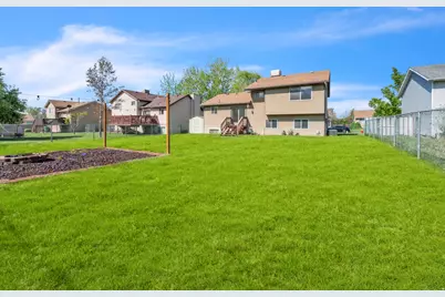 1052 N 1000 E, Layton, UT 84040 - Photo 42