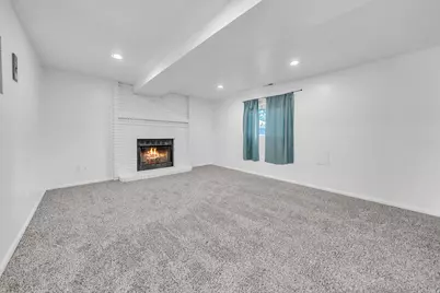 1052 N 1000 E, Layton, UT 84040 - Photo 32