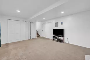 1052 N 1000 E, Layton, UT 84040 - Photo 36