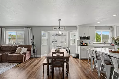 8233 S Creekwood Cir, West Jordan, UT 84088 - Photo 10