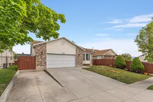4086 W 6585 S, Taylorsville, UT 84129 - Photo 2