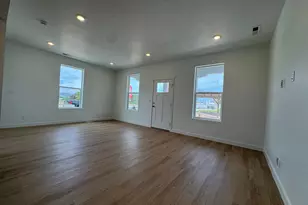 1888 W 1575 N, Layton, UT 84041 - Photo 2