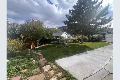 819 Castle Gate Cir, Helper, UT 84526 - Photo 32