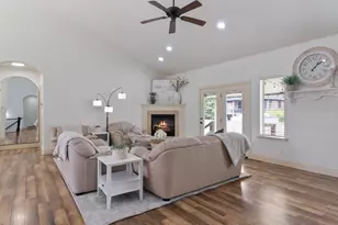 1580 Crestmont Way, Kaysville, UT 84037 - Photo 10