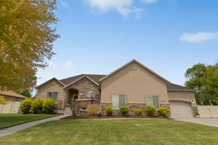 1580 Crestmont Way, Kaysville, UT 84037 - Photo 2
