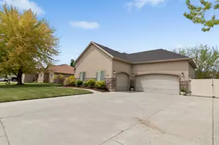 1580 Crestmont Way, Kaysville, UT 84037 - Photo 4