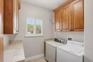1832 E Peyton Ct, Holladay, UT 84117 - Photo 16