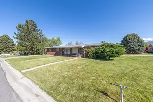 148 W Wicker Ln, Bountiful, UT 84010 - Photo 2