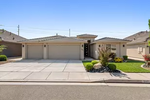 597 S Balancing Rock Dr, Washington, UT 84780 - Photo 2