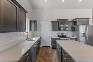 239 S Tawny Dr, Grantsville, UT 84029 - Photo 8