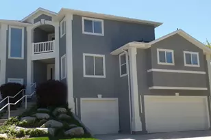496 E Spruce Glen Rd, Murray, UT 84107 - Photo 2
