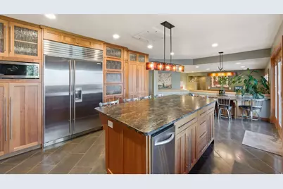 11802 S Hidden Brook Blvd, Sandy, UT 84092 - Photo 12