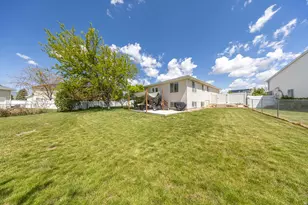 1953 W 2100 S, Syracuse, UT 84075 - Photo 40