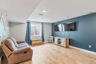 829 E 600 N, Hyde Park, UT 84318 - Photo 6