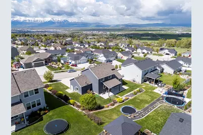 829 E 600 N, Hyde Park, UT 84318 - Photo 8