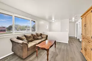 713 W 2200 N, Clinton, UT 84015 - Photo 8