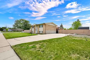 713 W 2200 N, Clinton, UT 84015 - Photo 4