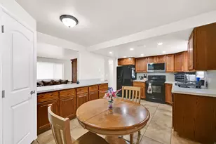 713 W 2200 N, Clinton, UT 84015 - Photo 10