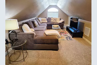 9073 N Clubhouse Ln, Eagle Mountain, UT 84005 - Photo 12
