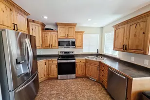 9073 N Clubhouse Ln, Eagle Mountain, UT 84005 - Photo 16