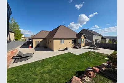 9073 N Clubhouse Ln, Eagle Mountain, UT 84005 - Photo 32