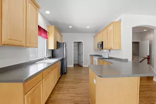 9884 S Cascade Park Dr, Sandy, UT 84070 - Photo 10