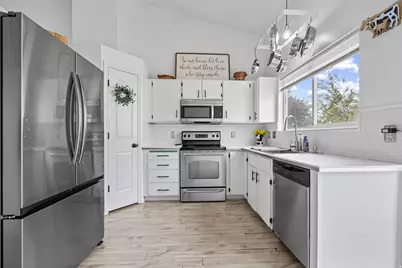 3691 S Lone Star Cir, Magna, UT 84044 - Photo 6