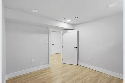 42 W 500 N, Salt Lake City, UT 84103 - Photo 24