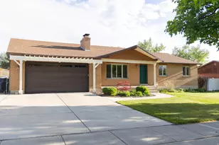 218 E Golden Willow Circle, Sandy, UT 84070 - Photo 2