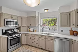 2247 E Willow Hills Dr, Sandy, UT 84093 - Photo 12