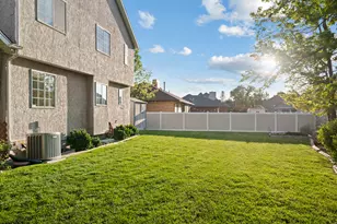 2247 E Willow Hills Dr, Sandy, UT 84093 - Photo 36
