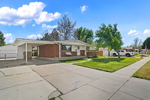 2267 W 4350 S, Roy, UT 84067 - Photo 4