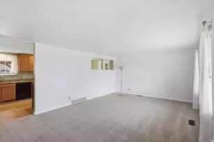 211 W 5250 S, Washington Terrace, UT 84405 - Photo 4