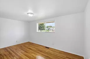 211 W 5250 S, Washington Terrace, UT 84405 - Photo 16