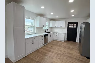 215 N Center St, Castle Dale, UT 84513 - Photo 8