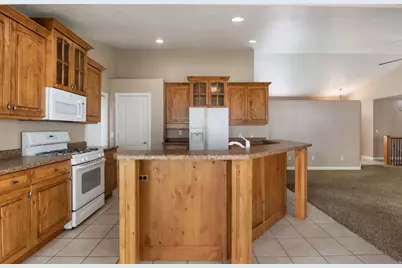 43 E Peachtree Dr N, Centerville, UT 84014 - Photo 8