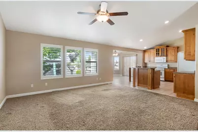 43 E Peachtree Dr N, Centerville, UT 84014 - Photo 6