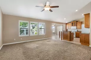 43 E Peachtree Dr N, Centerville, UT 84014 - Photo 6
