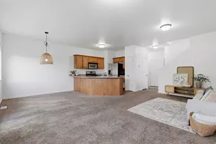 1592 W Wynview Ln, South Jordan, UT 84095 - Photo 2