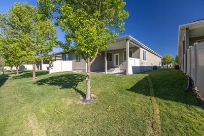 122 E 690 S, Smithfield, UT 84335 - Photo 6