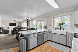 2855 W Golden Meadows Dr, Riverton, UT 84065 - Photo 16