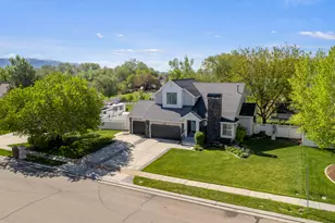 2855 W Golden Meadows Dr, Riverton, UT 84065 - Photo 2
