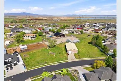 1695 N Olsen Way, West Bountiful, UT 84087 - Photo 4