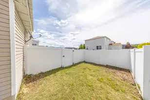 2011 N 2095 W, Clinton, UT 84015 - Photo 24
