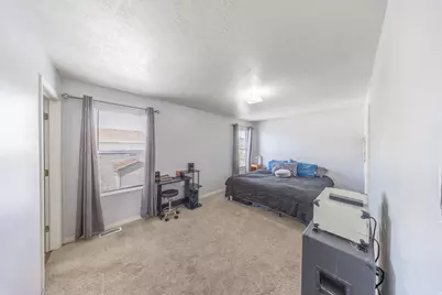 2011 N 2095 W, Clinton, UT 84015 - Photo 14
