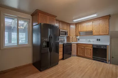 4380 W Rutgers Ave, West Valley, UT 84120 - Photo 10