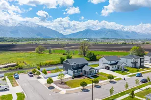 805 S Spg Cyn Wy, Springville, UT 84663 - Photo 2