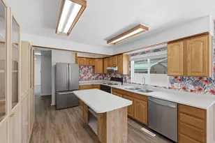 700 E 5900 S, Murray, UT 84107 - Photo 18